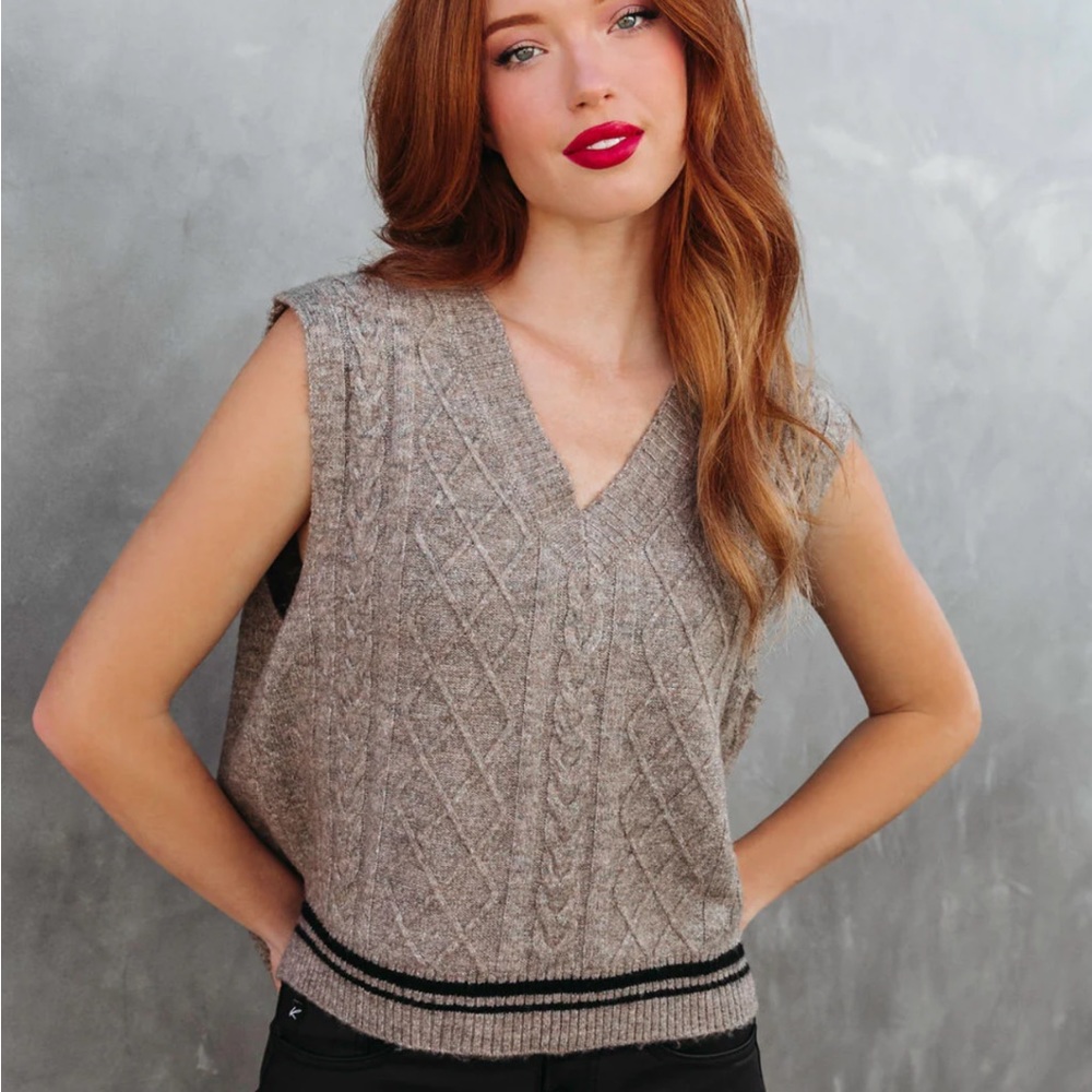 Cableknit sweater vest